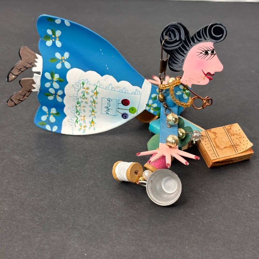 Silvestri Fanciful Flights Karen Rossi 3D GRANDMA Ornament Metal Charms Hanging - Picture 3 of 9
